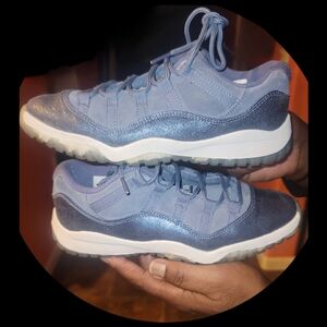 Nike Air Jordan 11 Retro- size 3Y